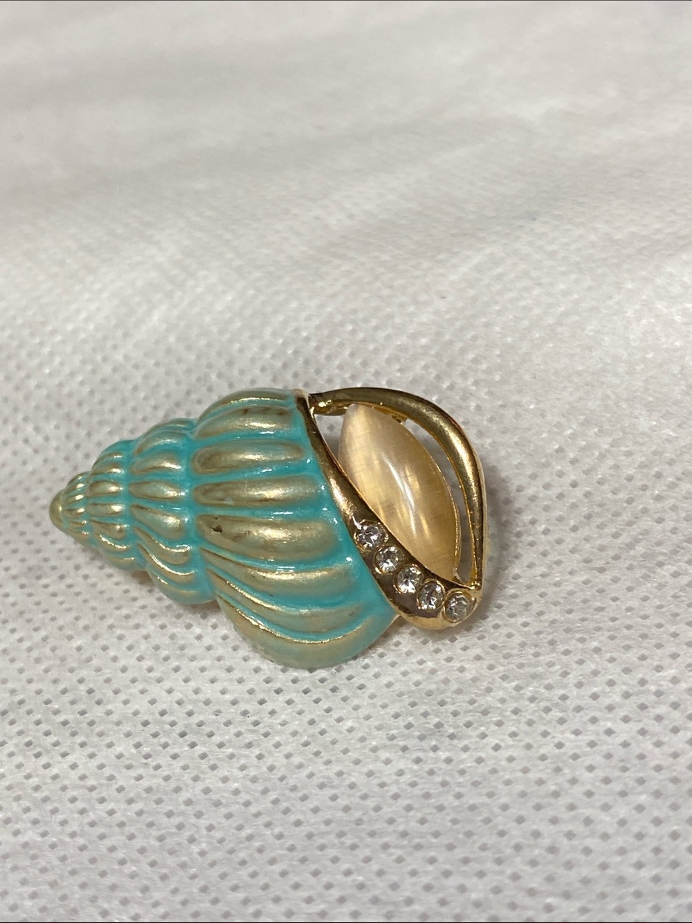 Golden Tone aqua Enamel & Rhinestone Conch shell Brooch Pin